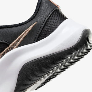 Shop Nike Legend Essential 3 NN P sneakers in Nepal. Designed for comfort & support, these durable sneakers are perfect for fast-paced workouts and gym sessions.