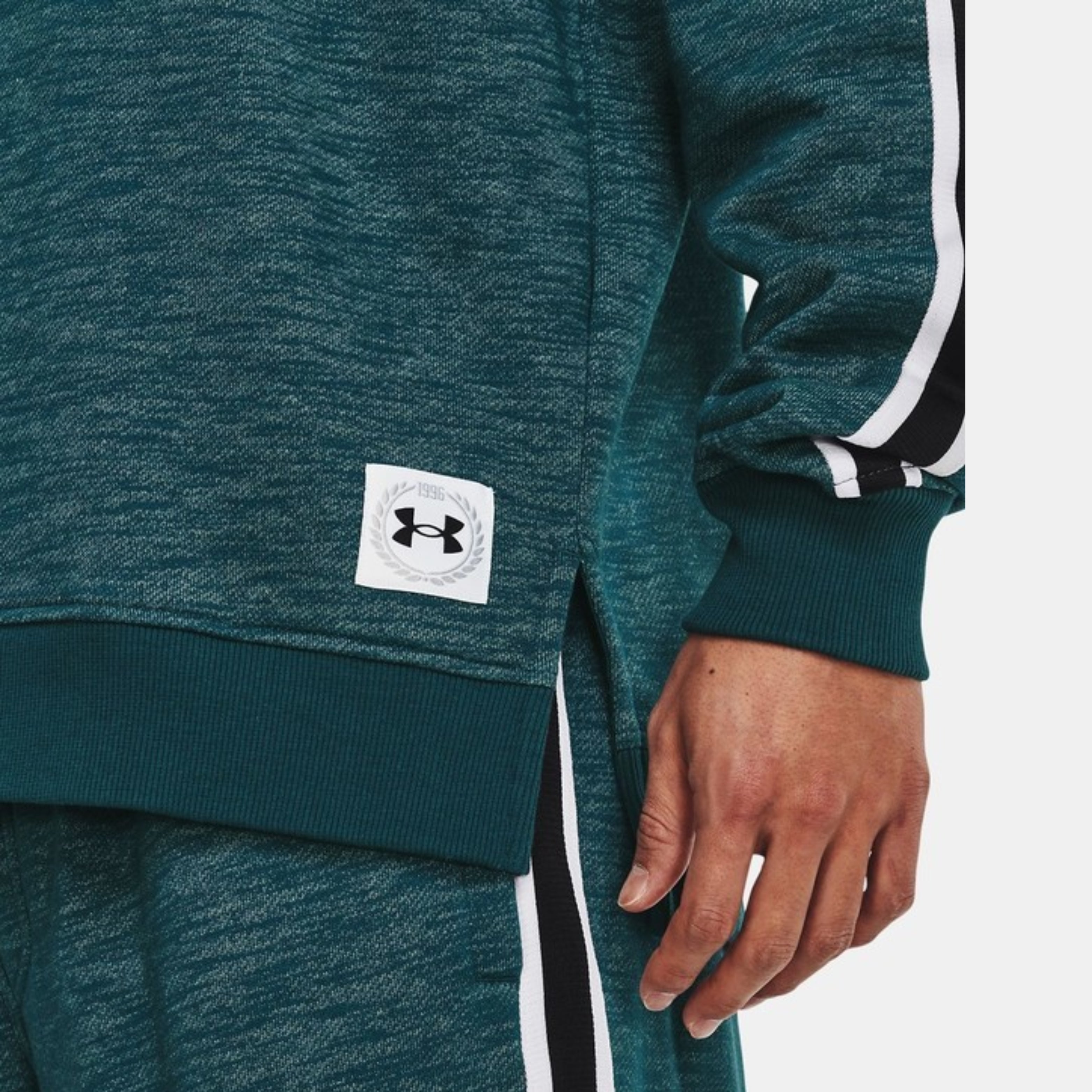 UA Essential Fleece Crew